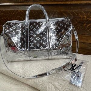 🔥🔥🔥 Designer monogram silver mirror color Duffel Bag.FIRM